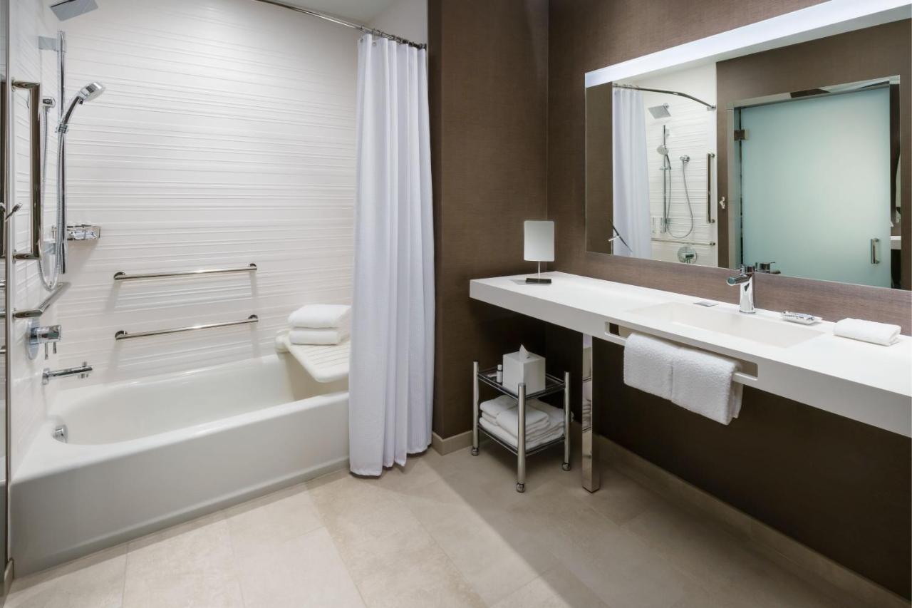 Hotel Ac By Marriott Portland Beaverton